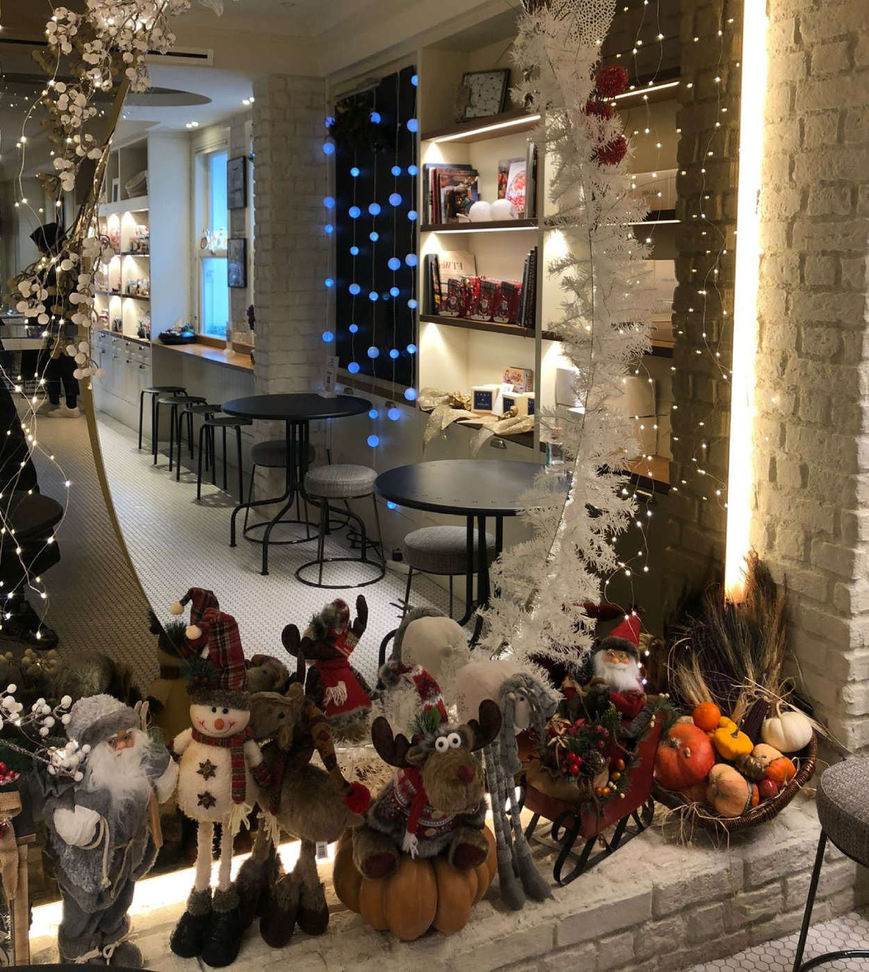 WhatsApp Image 2022-12-07 at 15.06.44 (2)_d22afb449b9f24986c22a0c75f7eea40.jpg